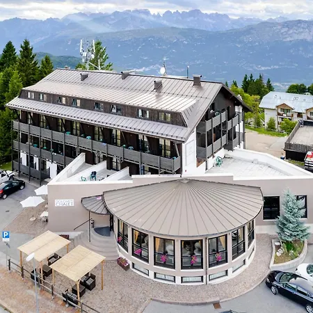 Hotel Dolomiti Chalet-2